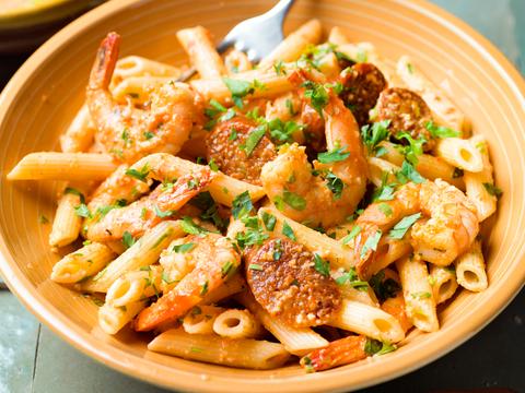 Penne met scampi's en chorizo