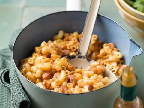 Macaroni met spek en tomatenroomsaus