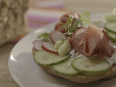 Breughelbrood met filet d'anvers