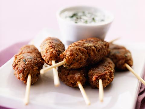 Köfte met kruidendip