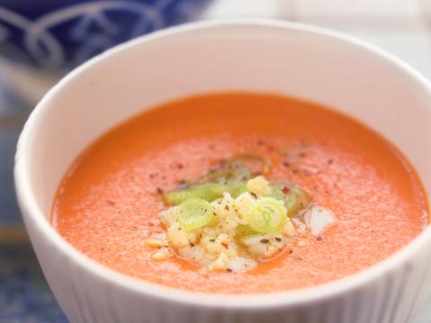 Gazpacho en kleine groentesandwiches