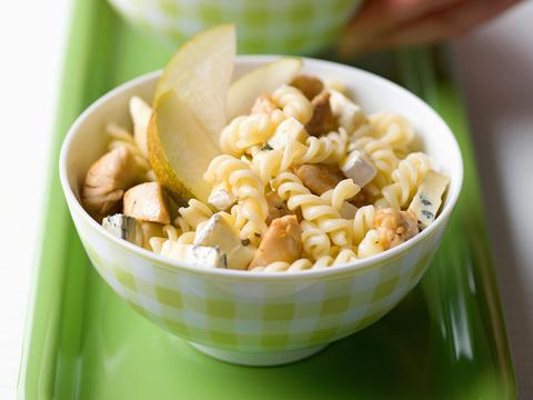 Lauwe spirellisalade met gorgonzola, kip en peer