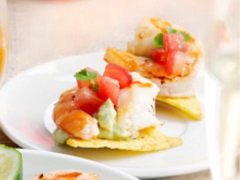 Tortillatoast met scampi's en guacamole