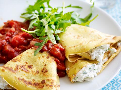 Kaasflensjes met tomatensaus