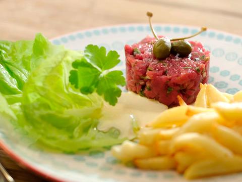 Steak tartaar met verse frieten