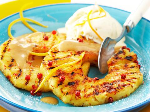 Nagerechtje van gegrilde ananas