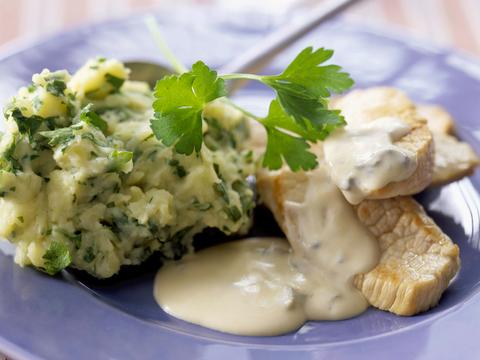 Kalfslapjes met Fourme d'Ambert en peterseliepuree