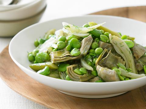 Salade van tuinbonen met artisjok en venkel