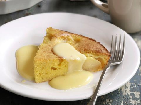 Perenclafoutis met vanillesaus