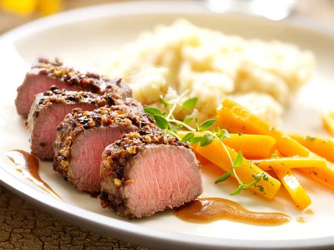 Lamsfilet in een korstje van thee