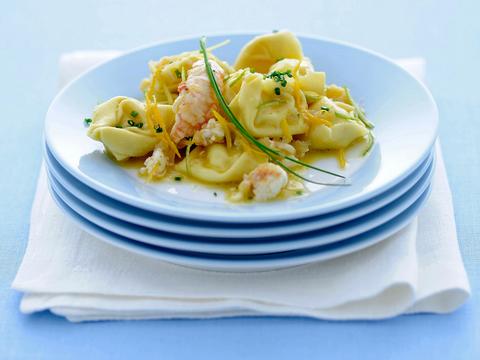 Tortellini met scampi's en martini