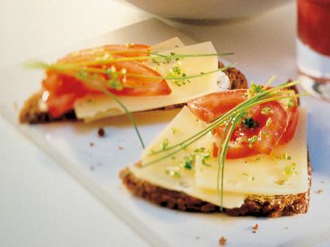 Kaasbrood met tomaat