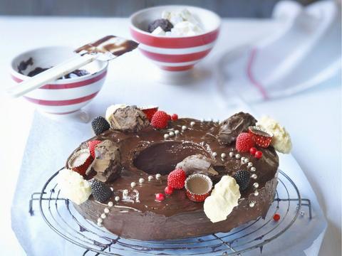 Cappuccinocake met snoepjes
