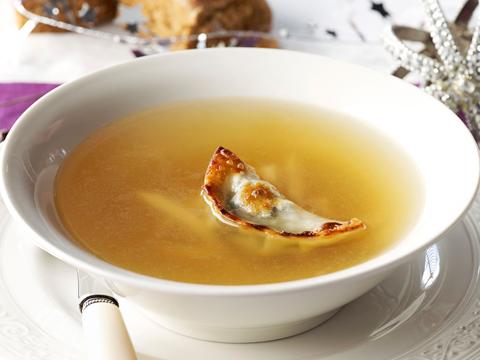 Gevogeltebouillon met dumplings