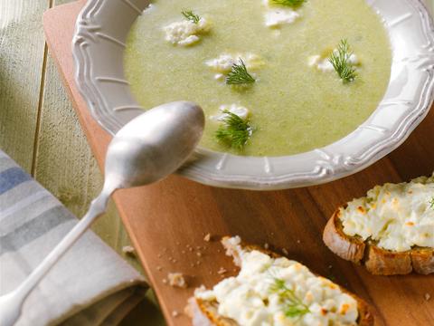 Courgettesoep met geitenkaas