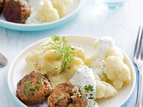 Gehaktballetjes met bloemkool en dillesaus
