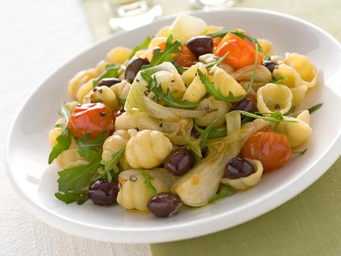 Gnocchi met kerstomaatjes en olijven