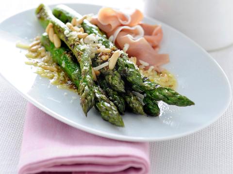 Gegrilde asperges met ham