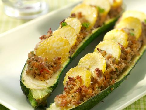 Primeur patatjes in een courgette met gehakt