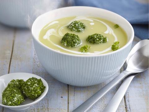 Aardappelsoep met kruidenkaas