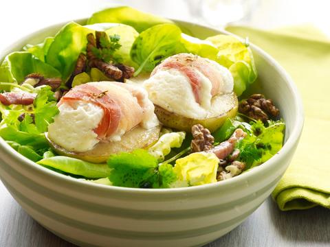 Kruidensalade met spekjes en geitenkaas