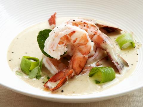 Curry met scampi's en prei
