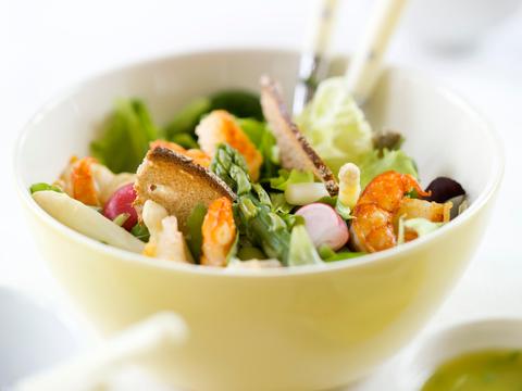 Salade van asperges en scampi's