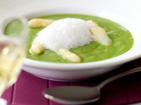 Gazpacho van asperges met melkschuim