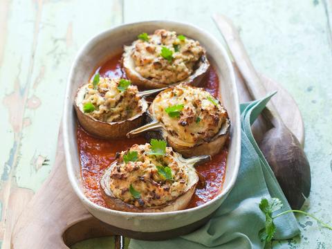 Gevulde aubergines in tomatensaus