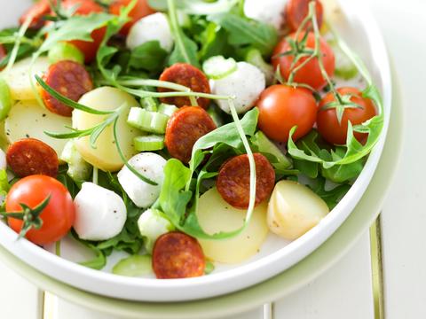 Maaltijdsalade met aardappel en chorizo