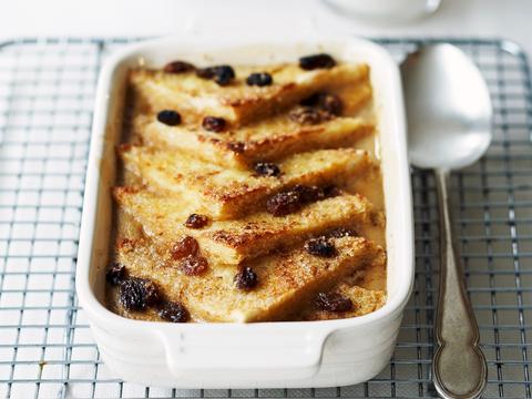 Broodpudding met rozijnen