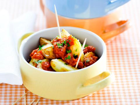 Patatas bravas in partjes