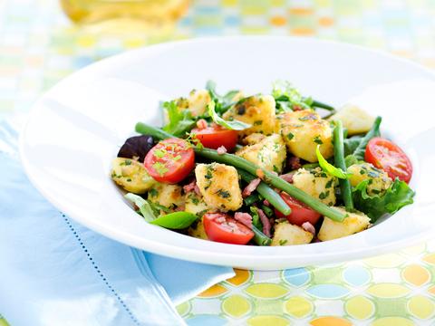 Aardappelsalade met spek en kruidengremolata