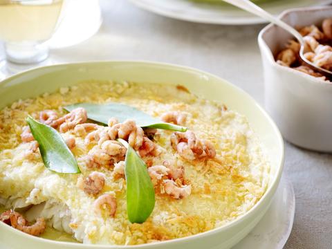 Gerookte heilbotpuree met kabeljauwhaasje en grijze garnalen
