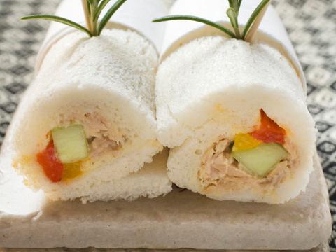 Broodrolletjes met tonijn