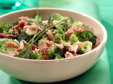 Broccoli met spekjes en noten