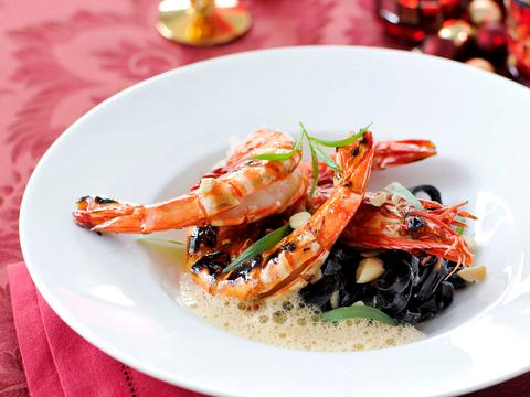 Pasta nero met gamba's