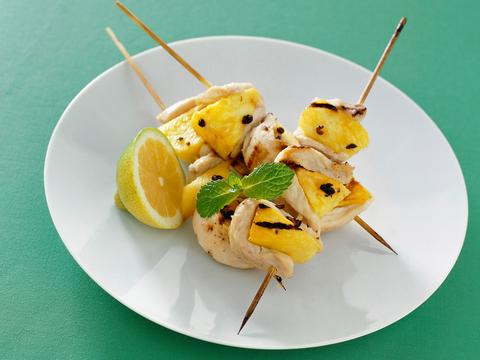 Kippenspiesjes met ananas en rum