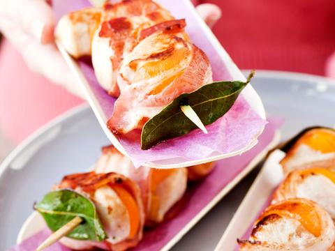 Konijnbrochettes met abrikozen
