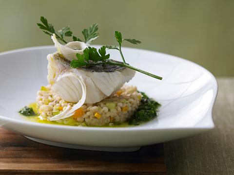 Graantjesrisotto met vis en peterseliesaus
