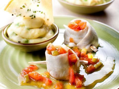 Wijtingrolletjes met aardappel-kaaspuree