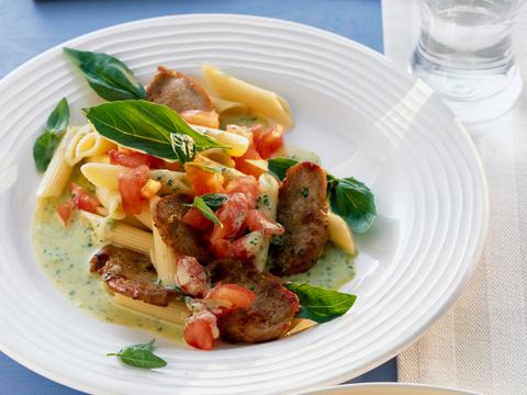 Penne met varkenshaasje en kruidensaus