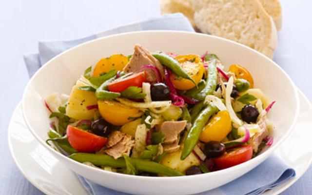 Salade niçoise met mosterdvinaigrette