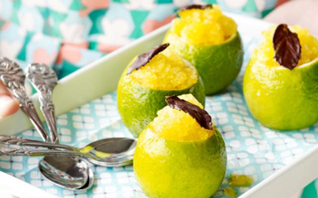 Limoentjes gevuld met citrusgranité