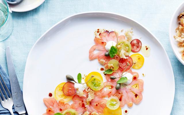 Carpaccio van tomaat met parmezaancrème