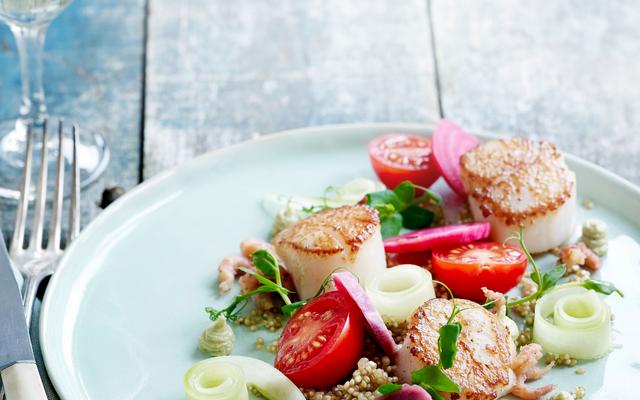 Sint-jakobsvruchten met quinoa en avocadocrème
