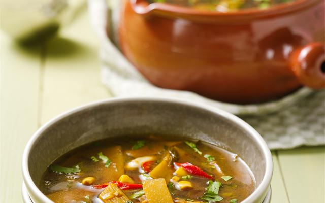 Consommé met bamboe en oesterzwammen
