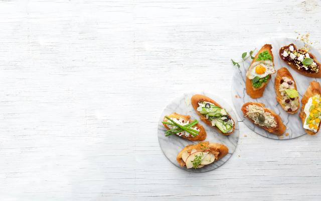 Crostini met ricotta en courgette