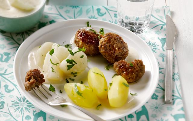 Burgertjes met meiraapjes
