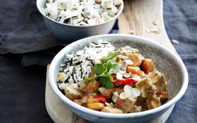 Thaise curry met tofu en rijst